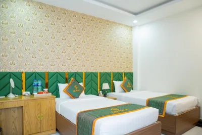 带私人浴室的双床房 — Silk Hotel near Tan Son Nhat Airport